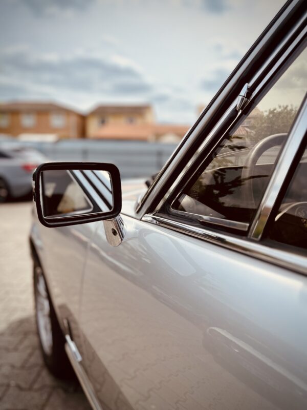 Peugeot 504 Coupé 2 litres – Image 13