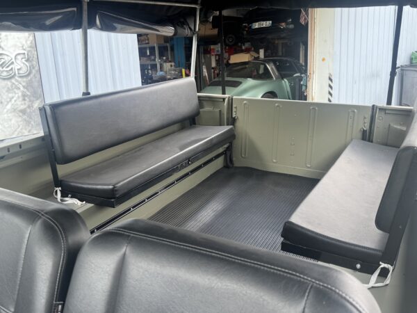 Land Rover 109 – Image 6