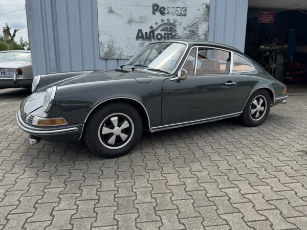 Porsche 911 2.2T – Image 13