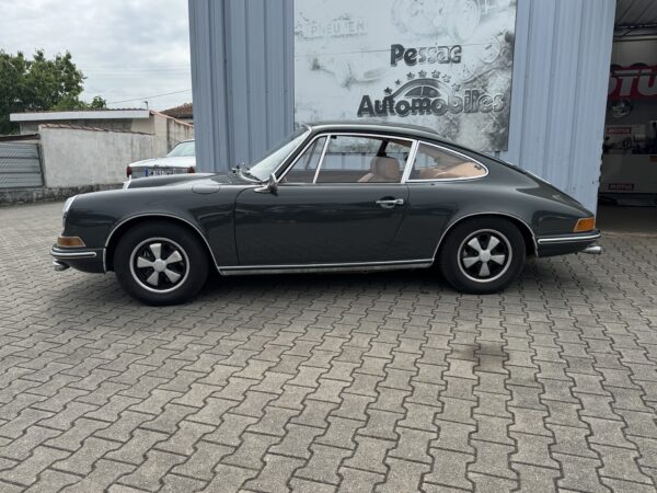 Porsche 911 2.2T – Image 12