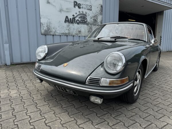 Porsche 911 2.2T