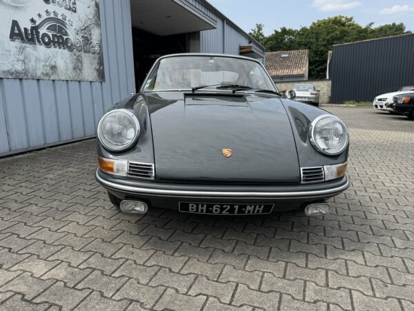 Porsche 911 2.2T – Image 11