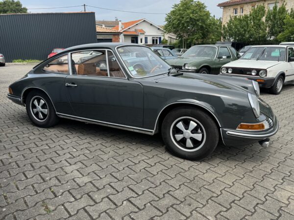 Porsche 911 2.2T – Image 9