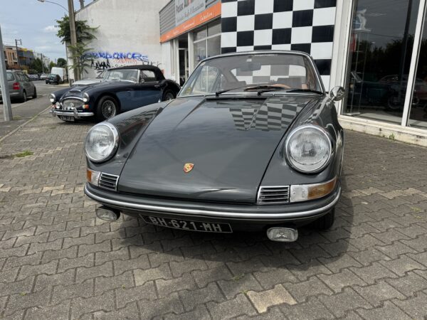 Porsche 911 2.2T – Image 2