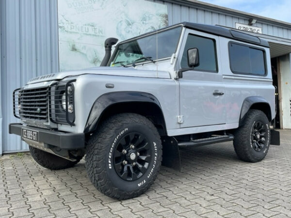 LAND ROVER DEFENDER