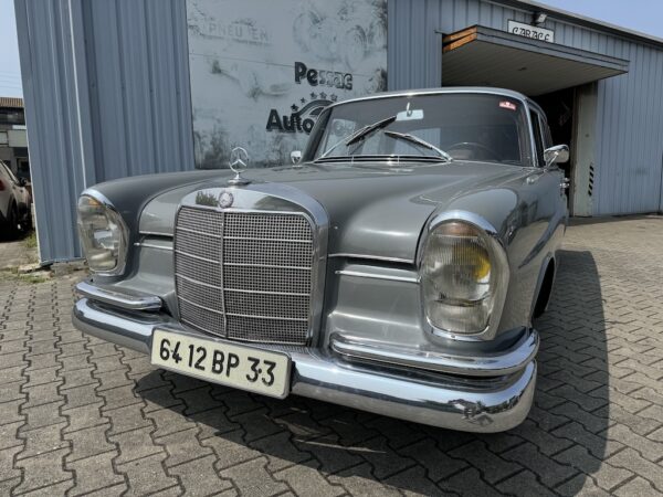 MERCEDES 220 S