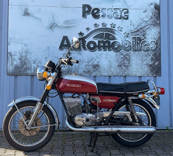 SUZUKI GT 250