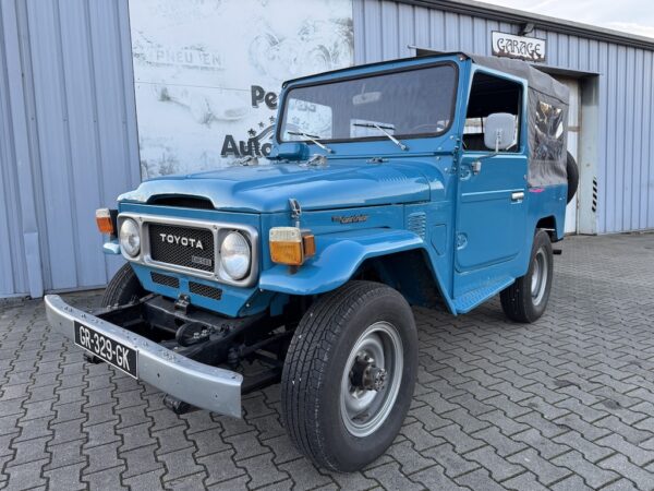 TOYOTA LAND CRUISER BJ 42