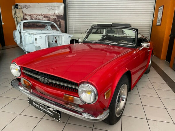 TRIUMPH TR6 PI