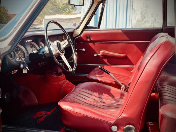 Alfa Romeo 1600 GT Scalino – Image 9